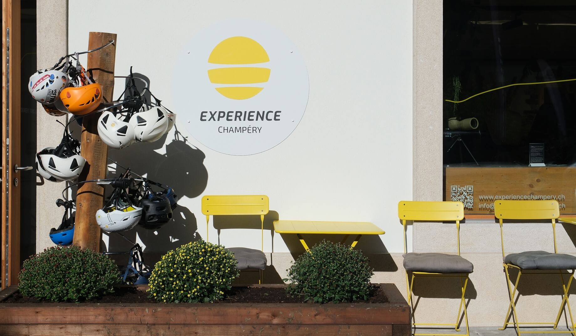 The Hub Café Bar in Champéry with mountain views of the Dents du Midi